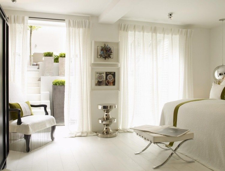 hvide soveværelser-møbler-stil-design-traditionelle-moderne-metal-elementer-gardin-vinduer