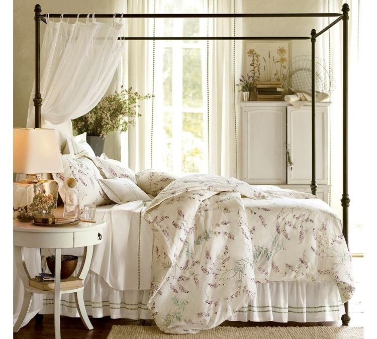 hvid-soveværelse-møbler-stil-design-traditionel-metal-seng-romantisk-gammel-vintage-himmelseng