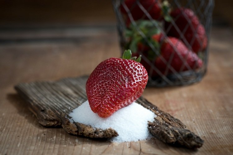 hjemmemedicin-jordbær-salt-tandblegning