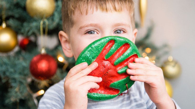 Julehåndværk med børn saltdej trædekorationer ideer