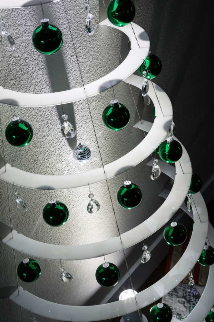 Gran-hængende-fra-loftet-lysekrone-hængende-sten-deco-enkelt-design-lavet af-akryl