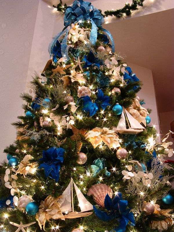 juletræ dekorationer guld koboltblåt hav tema