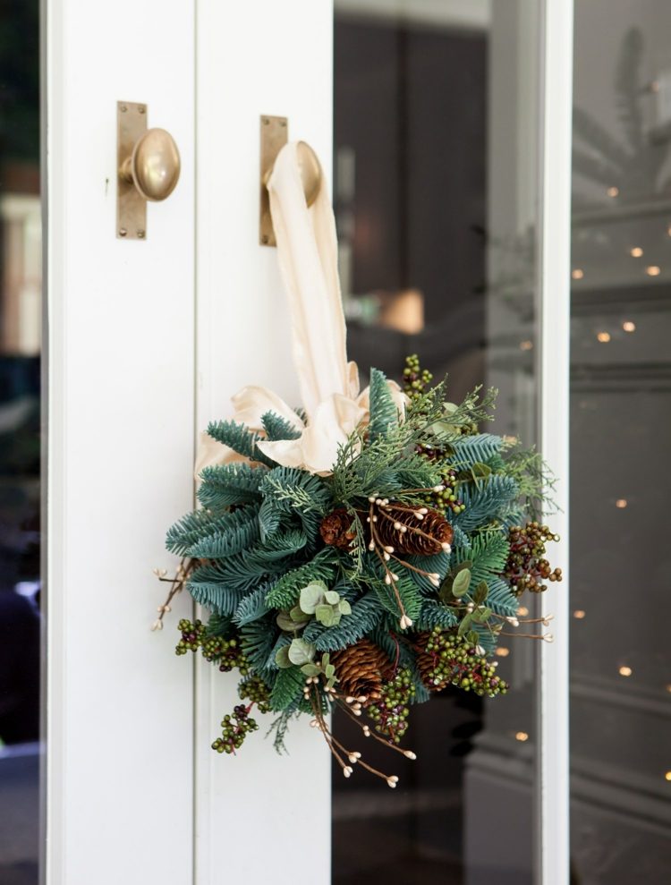 Lav din egen julepynt kysse-bold-inspiration-diy-dør-design-dør-krans