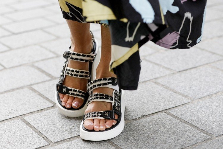Dad Sandals Trend 2021 hvilke sko der er trendy denne sommer