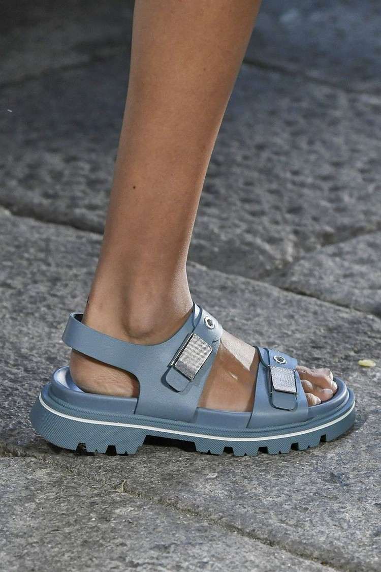 Far sandaler sko trend 2021 hvilke sko er trendy denne sommer