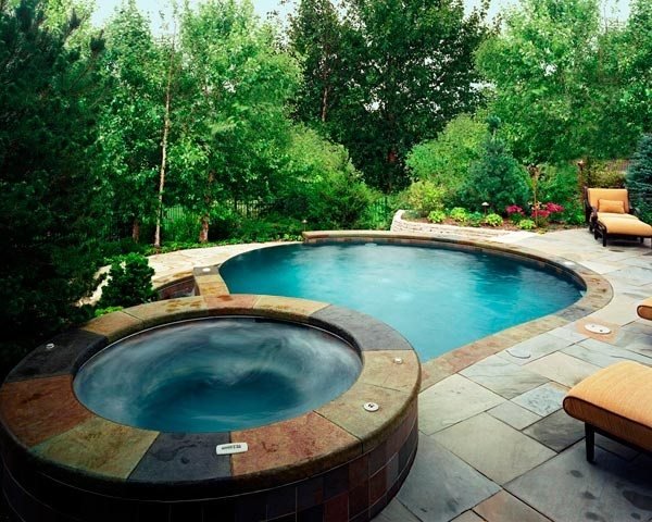 whirlpool have installation runde fliser pool terrasse