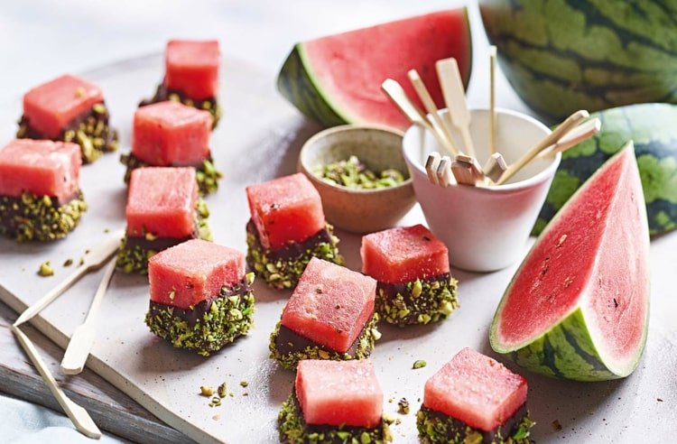 Lav dine egne dessertbider med chokolade og pistacienødder