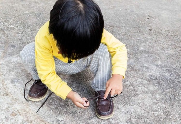 Lær at binde sko i enkle trin - Sådan bindes buer