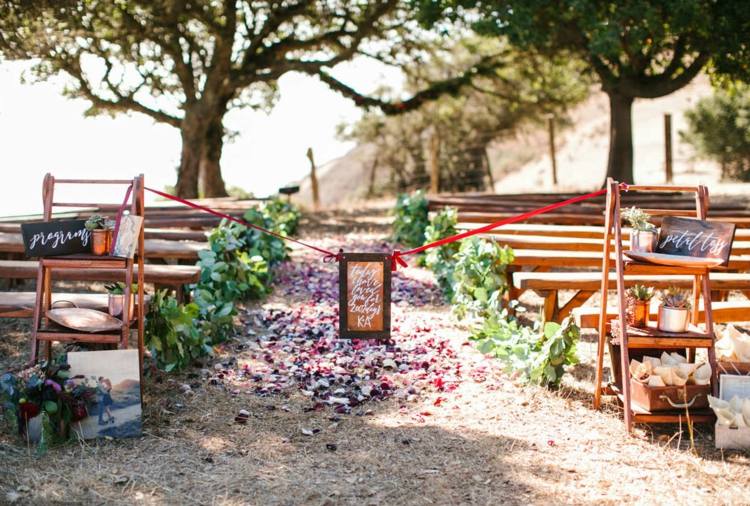 Bryllup i haven dekorere ideer træbænk blomster inspirationer