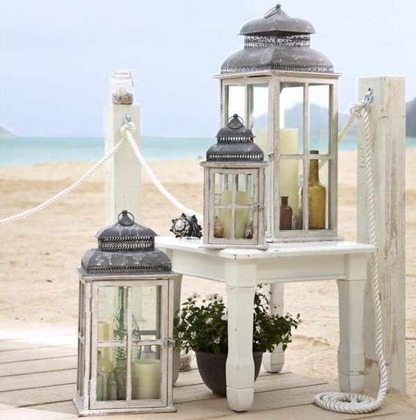 Sommerdekoration ideer lanterner stearinlys strand look flasker