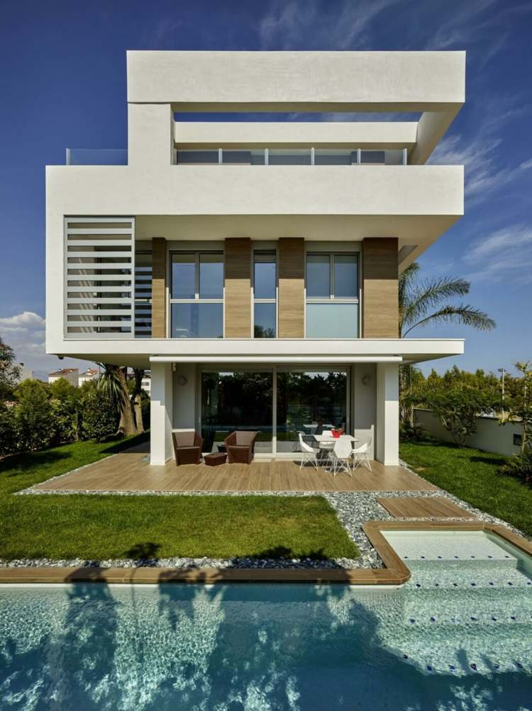 levende-ideer-hvid-have-minimalistisk-pool-terrasse-altan-panorama