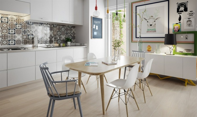 design-lejlighed-spisebord-idé-eames-stole-hvidt træ
