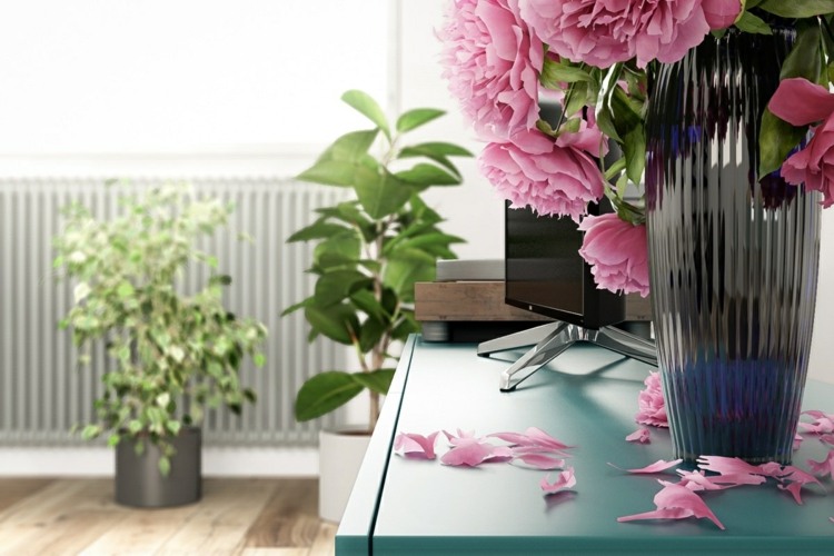 Design lejlighed skænk-lyseblå-blomster-pink-planter-deco-idé