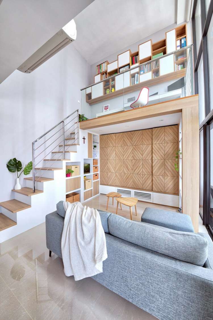 loft lejlighed moderne interiør sofa væg sildebensmønster trapper