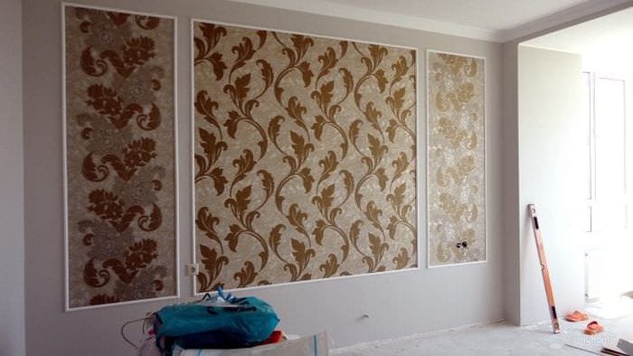 DIY διακόσμηση τοίχου στο υπνοδωμάτιο με υγρή ταπετσαρία